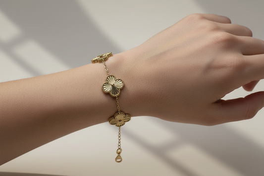 Four Leaf Clover Bracelet - 5 Motif Vintage Gold