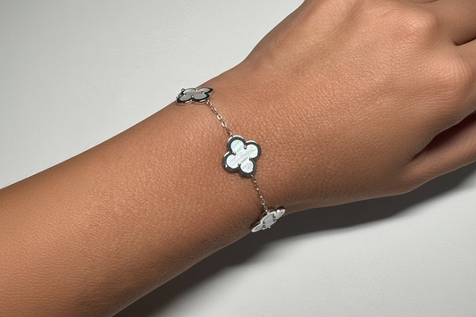 Four Leaf Clover Bracelet - Pure Silver Design and Mother of Pearl