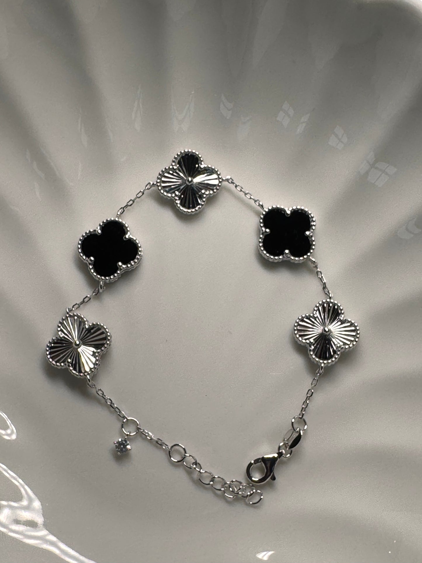 Four Leaf Clover Bracelet - Vintage Silver and Black Onyx